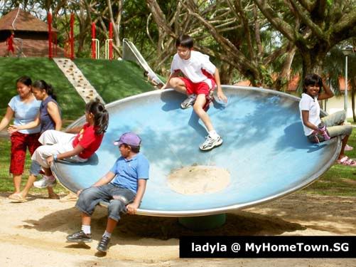 Pasir Ris Park - Kids Flying Saucer Pictures, Images and Photos