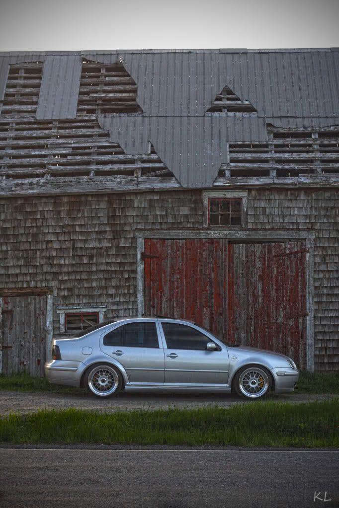 IMAGE: http://i268.photobucket.com/albums/jj2/kevo1586/Car%20Pictures/IMG_8092_5.jpg