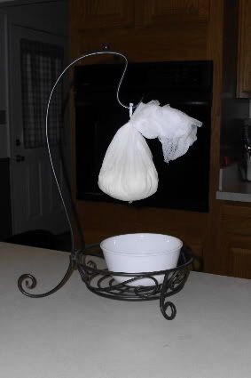 20120520_CheeseHanging_3.jpg