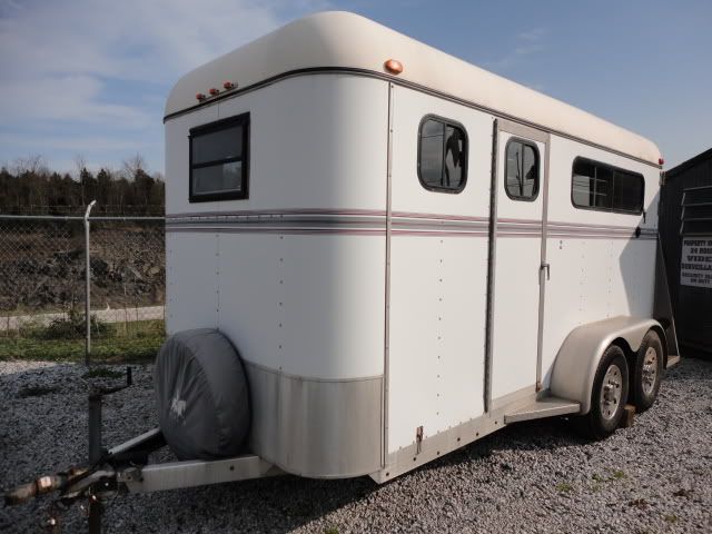 horsetrailer.jpg