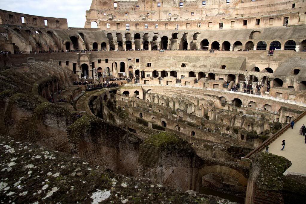 Colosseo2_zpsad83cafe.jpg