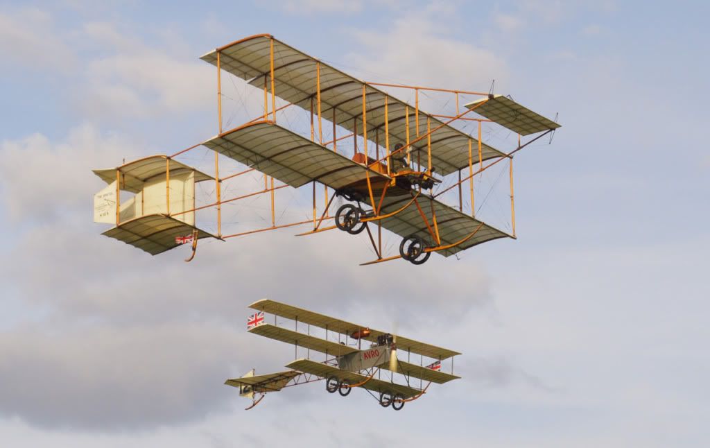 http://i268.photobucket.com/albums/jj29/John_C_R/BoxkiteandTriplane.jpg