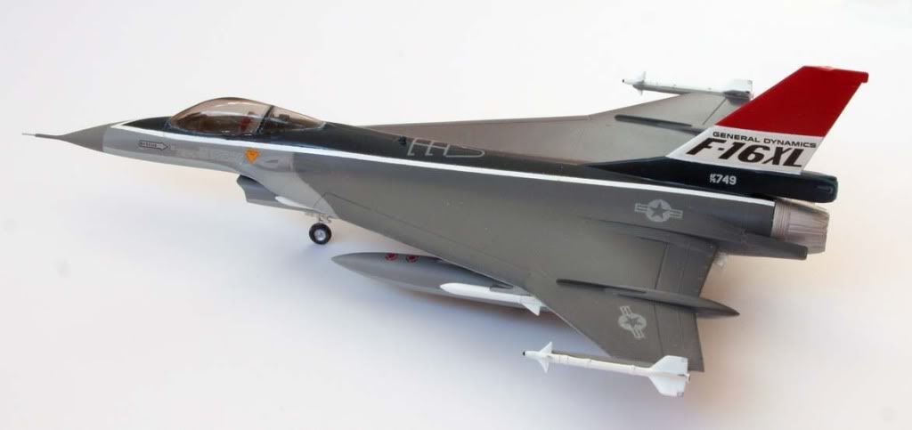 F16XL.jpg