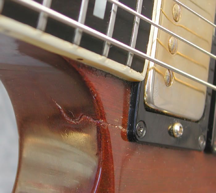 1974_Gibson_SG_Custom_415299_crack.jpg