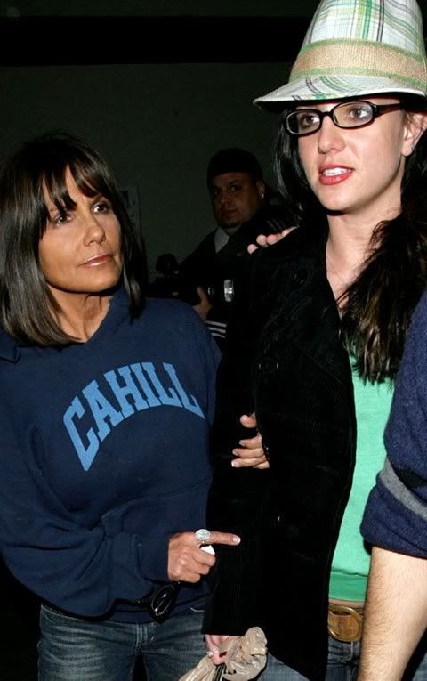 Britney Spears Reunites With Her Mother Lynne