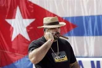 Cuba Allows More Cellphones And Microwaves