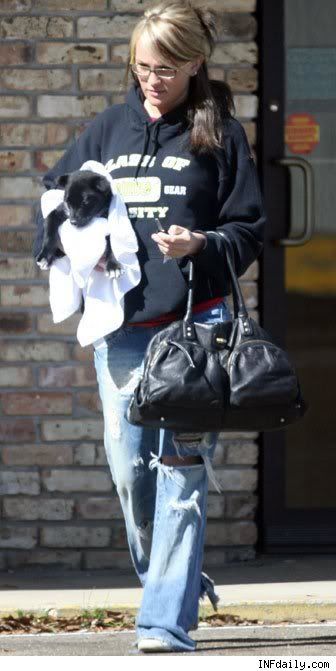 Jamie Lynn Spears Pregnant Takes Puppy To The Vet