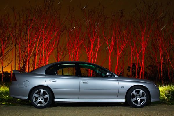 IMAGE: http://i268.photobucket.com/albums/jj38/canno1_2008/light-paint-10001.jpg