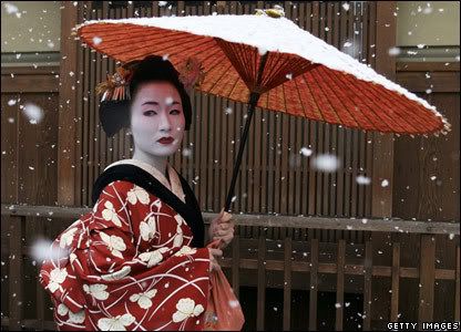 https://i268.photobucket.com/albums/jj31/Sharunas_photos/geisha-in-snow.jpg